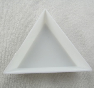 Тарелочка треугольная для декора
